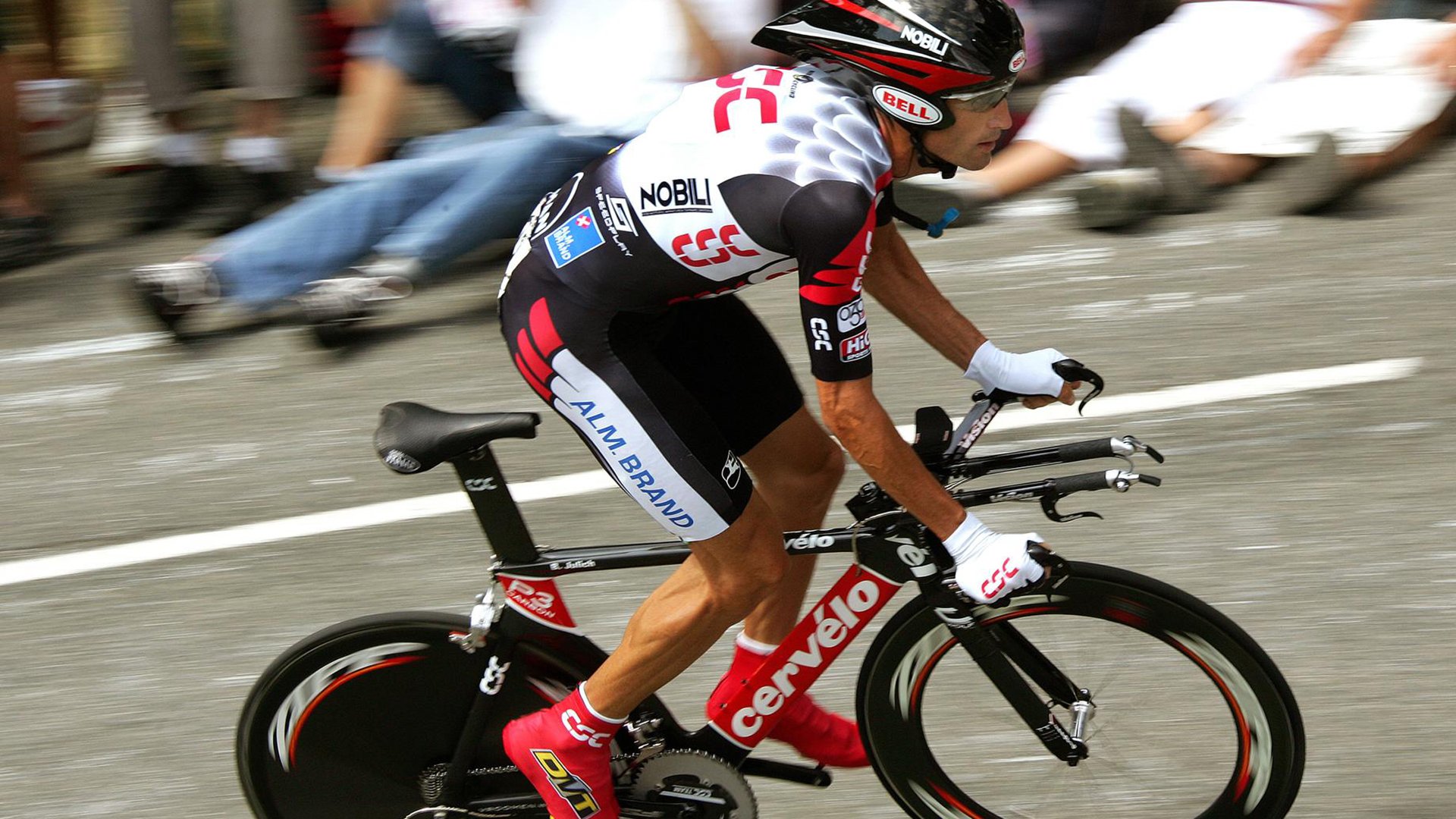 AIYOUXI.COM-“英超豪门再遇挑战，冠军势在必得？”，英超落寞豪门