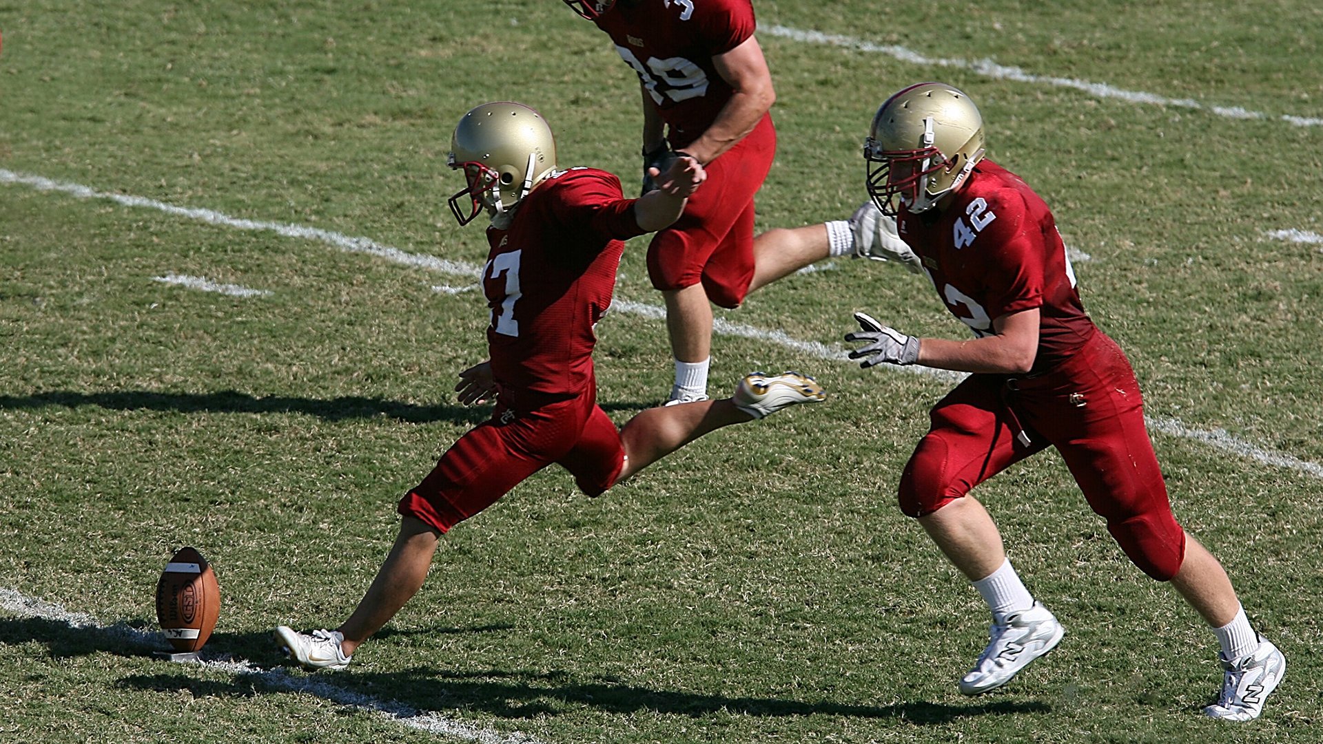 山地越野跑夺冠赛，冒险精神的极限飞跃，山地越野跑步